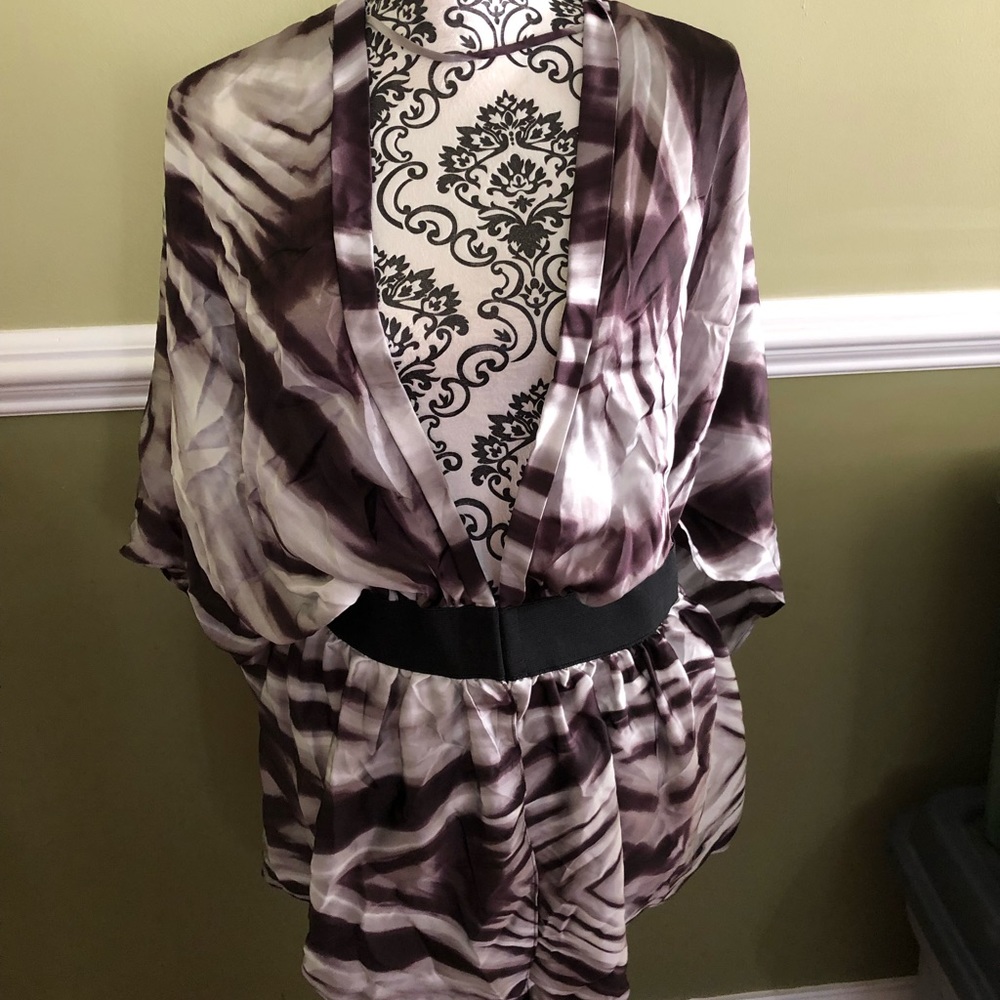 Brand new Bebe silky elastic waist kimono